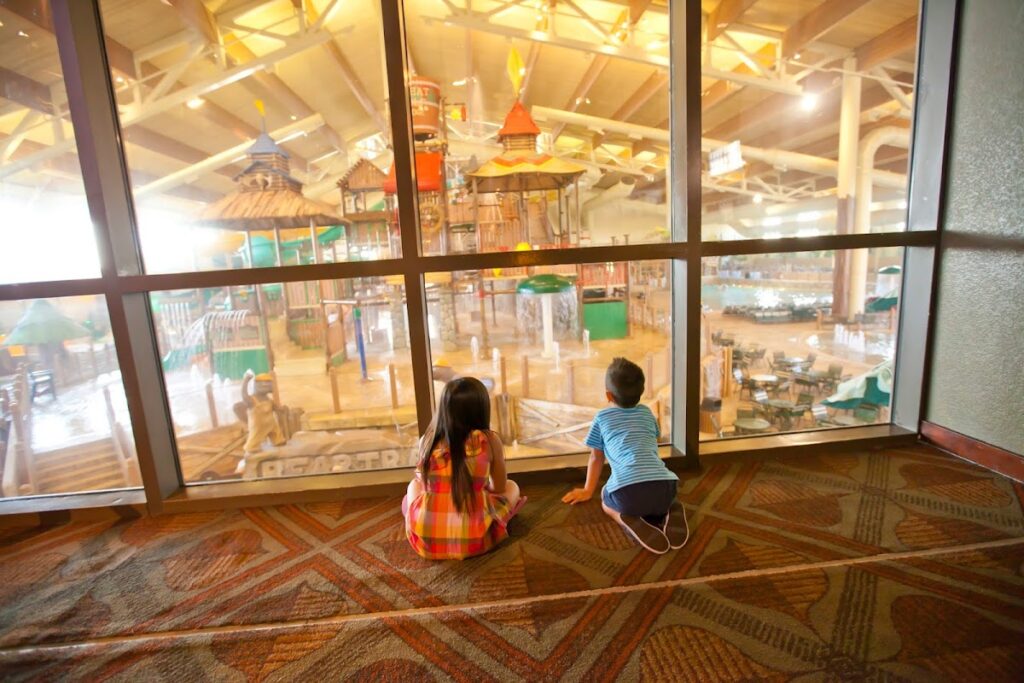 Great Wolf Lodge-Water park/hotel complex