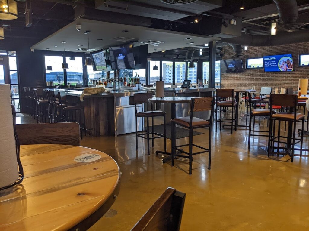 Chicken N Pickle – Grand Prairie